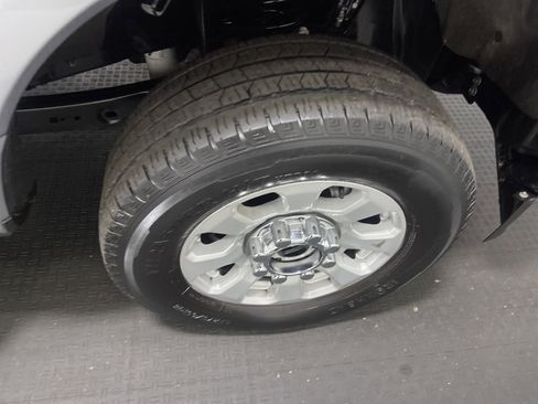 Used 2024 Ford F350 XLT image 27