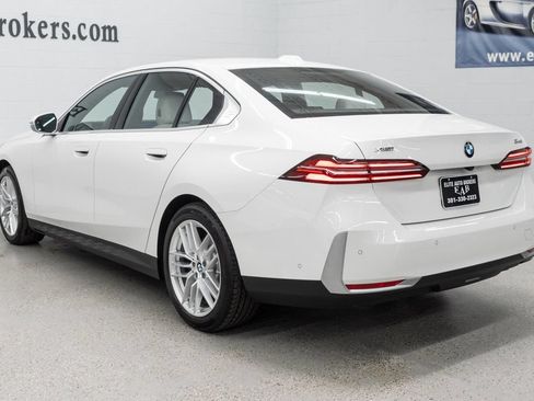 Used 2025 BMW 540i xDrive AWD/4WD image 49