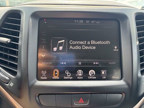 Used 2014 Jeep Cherokee Latitude FWD image 17