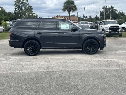 New 2025 Lincoln Navigator Reserve w/ Jet Appearance Package image 6