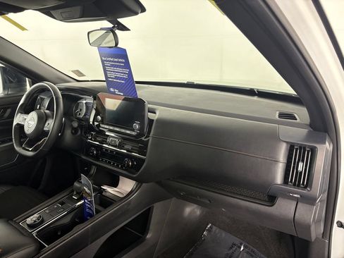 Used 2024 Nissan Pathfinder Rock Creek AWD/4WD image 36