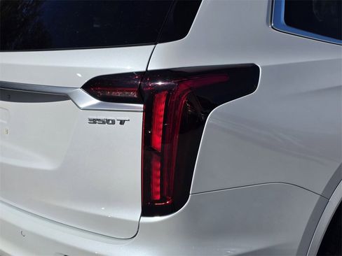 Used 2023 Cadillac XT6 Luxury image 8