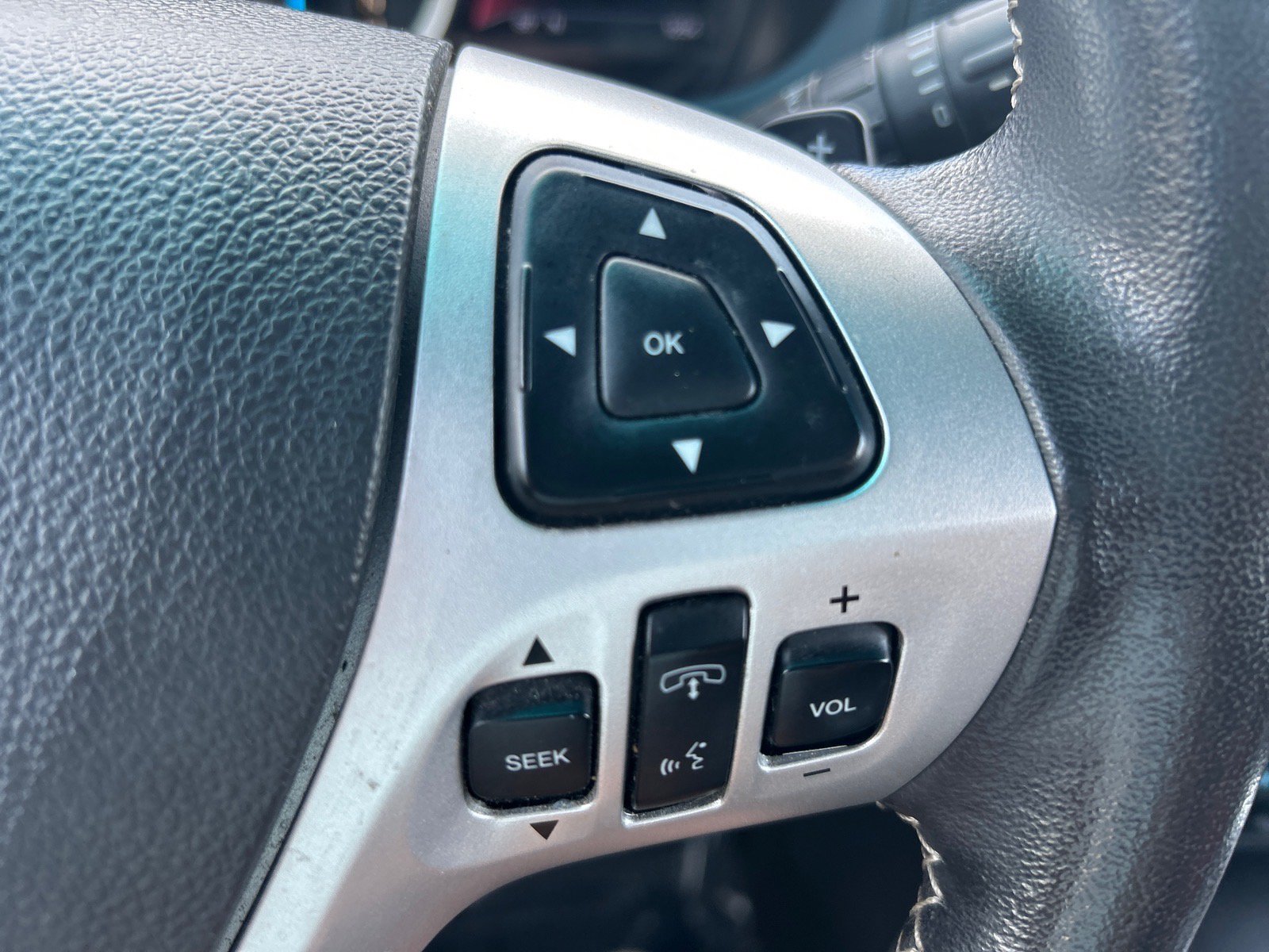 Used 2015 Ford Explorer Sport AWD/4WD image 29