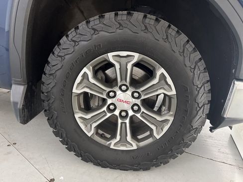 Used 2021 GMC Sierra 1500 SLT w/ SLT Convenience Package AWD/4WD image 16