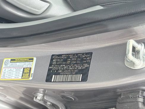 Used 2024 Hyundai Elantra SE FWD image 30