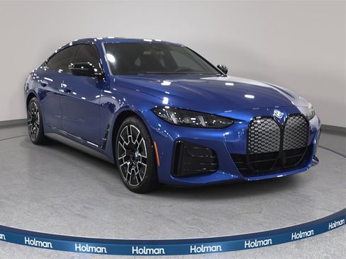 Certified 2025 BMW i4 eDrive40 w/ M Sport Package image 3