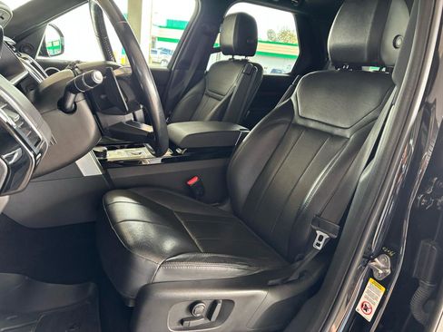 Used 2017 Land Rover Discovery HSE image 14