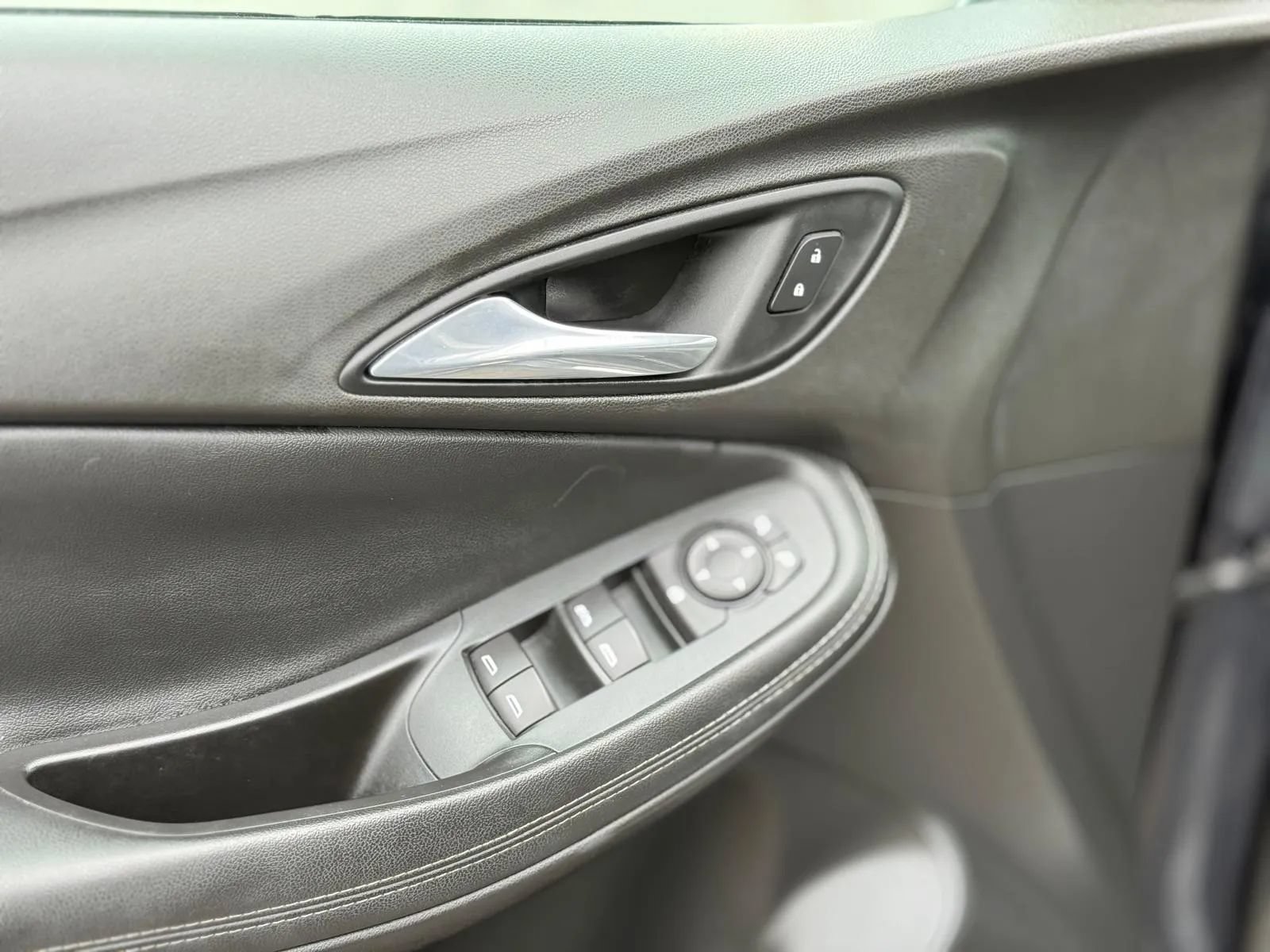 Used 2021 Buick Encore GX Preferred w/ Cold Weather Comfort Package FWD image 29