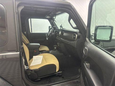 Used 2018 Jeep Wrangler Sport S image 14