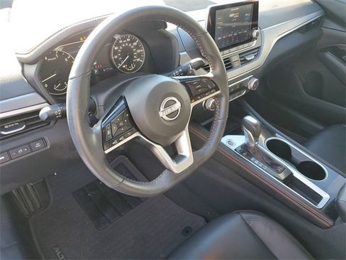 Used 2023 Nissan Altima 2.5 SR image 18