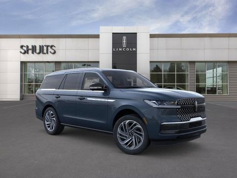 New 2025 Lincoln Navigator Reserve AWD/4WD image 7