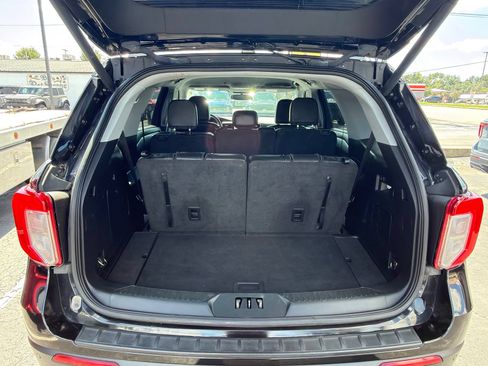 Certified 2022 Ford Explorer XLT w/ Equipment Group 202A AWD/4WD image 30