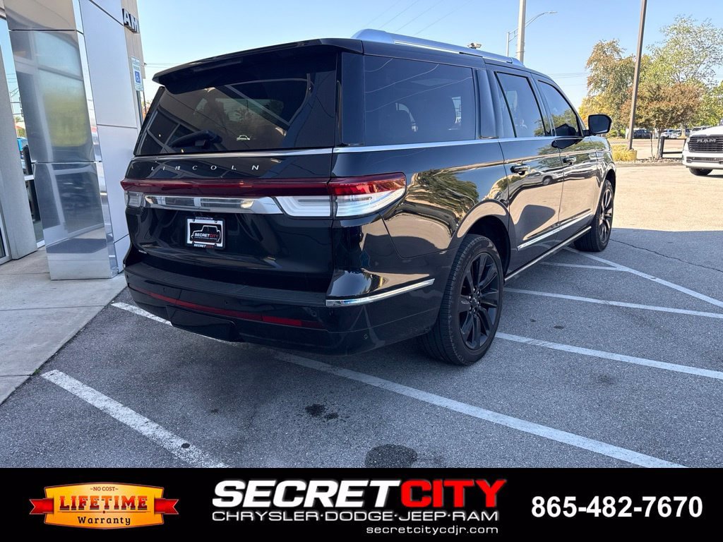 Used 2024 Lincoln Navigator L Reserve AWD/4WD image 7