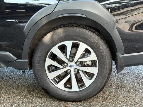 Certified 2025 Subaru Outback Premium AWD/4WD image 7