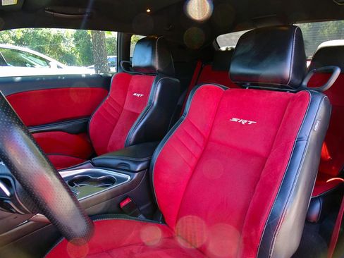 Used 2015 Dodge Challenger SRT Hellcat RWD image 27