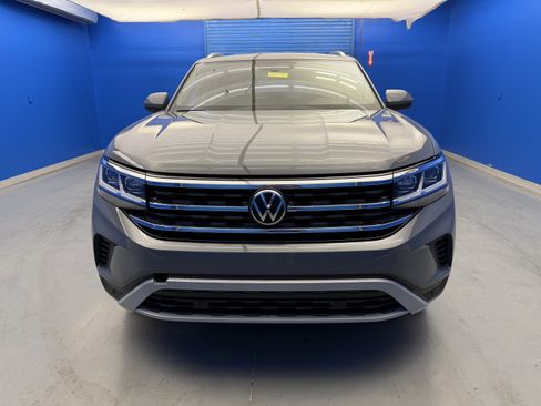 Certified 2023 Volkswagen Atlas Cross Sport SE FWD image 3
