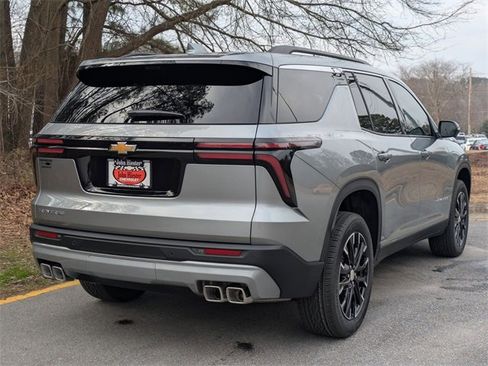 New 2026 Chevrolet Traverse LT w/ Sun and Wheel Package image 2