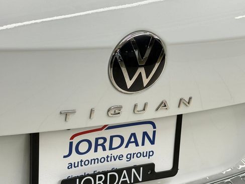 Used 2024 Volkswagen Tiguan Wolfsburg Edition AWD/4WD image 29