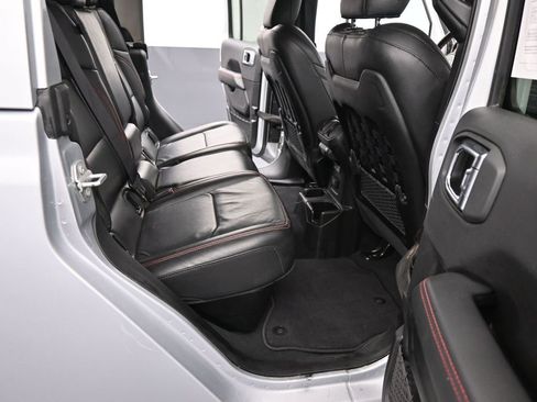 Used 2023 Jeep Gladiator Rubicon w/ Cold Weather Group image 22