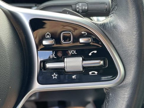 Used 2022 Mercedes-Benz GLB 250 image 39