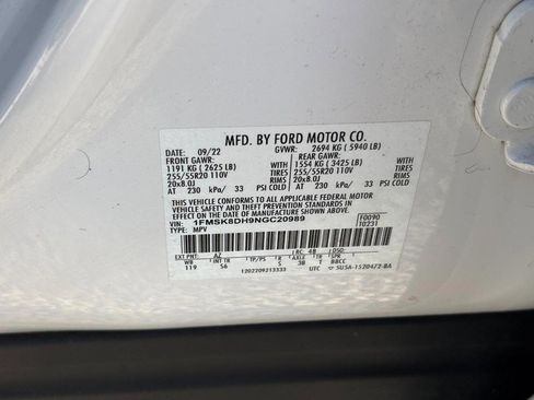 Used 2022 Ford Explorer XLT w/ Equipment Group 202A image 27