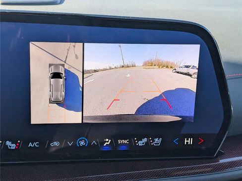 Used 2024 Chevrolet Traverse RS w/ LPO, Floor Liner Package image 33