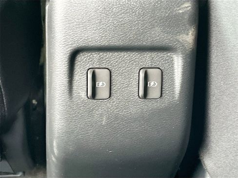 Used 2024 Nissan Kicks SR image 23