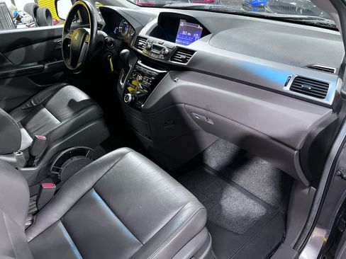 Used 2011 Honda Odyssey EX-L image 16