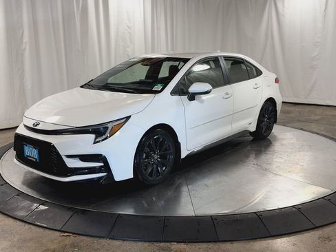 Used 2024 Toyota Corolla SE image 6