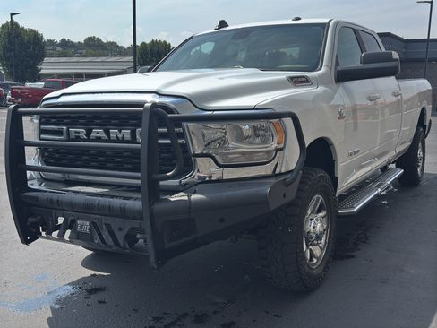 Used 2022 RAM 2500 Big Horn AWD/4WD image 3