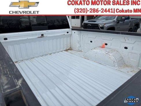 Used 2022 Chevrolet Silverado 1500 LT w/ Z71 Off-Road Package AWD/4WD image 8