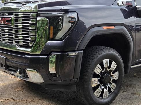 Used 2024 GMC Sierra 2500 Denali w/ Denali Reserve Package AWD/4WD image 12