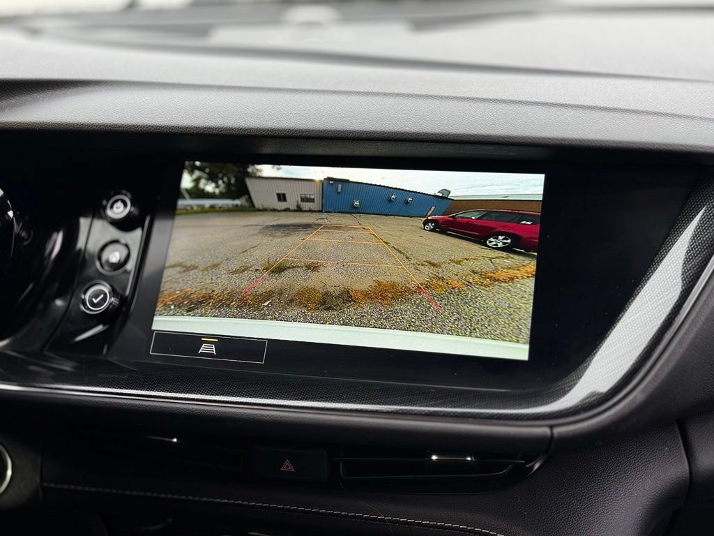 Used 2022 Buick Envision Preferred AWD/4WD image 4