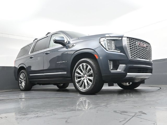 Used 2021 GMC Yukon XL Denali w/ Denali Premium Package AWD/4WD image 31