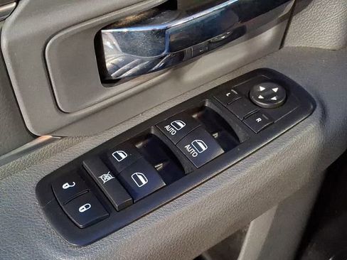 Used 2017 RAM 1500 Classic SLT image 30