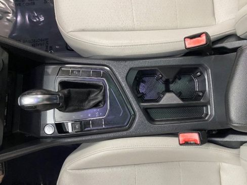 Used 2018 Volkswagen Tiguan SEL image 24