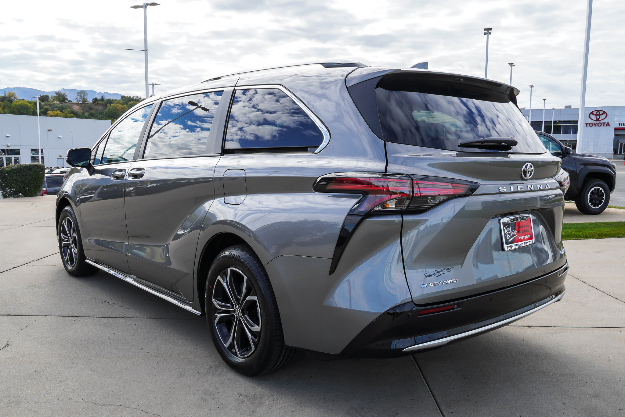 New 2026 Toyota Sienna Platinum AWD/4WD image 6