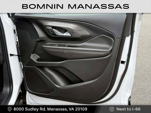 Used 2022 GMC Terrain SLE w/ Driver Convenience Package image 8