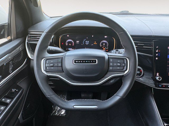 Used 2022 Jeep Wagoneer Series III w/ Premium Group I AWD/4WD image 12