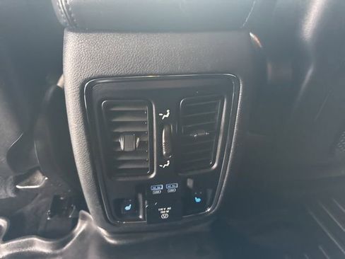 Used 2015 Dodge Durango Limited w/ Premium Group image 29