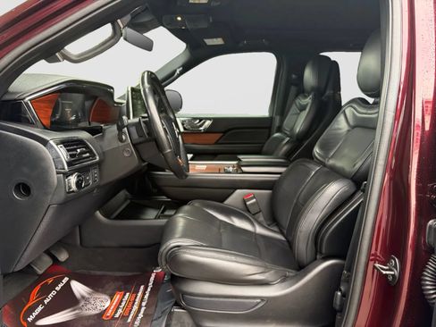 Used 2018 Lincoln Navigator Reserve w/ Technology Package AWD/4WD image 12
