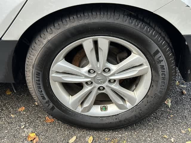 Used 2011 Hyundai Tucson GLS AWD/4WD image 5