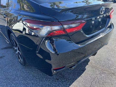Used 2022 Toyota Camry SE image 8