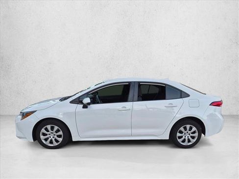 Used 2024 Toyota Corolla LE FWD image 5