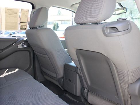 Used 2014 Nissan Frontier SV w/ SV Value Truck Package image 13