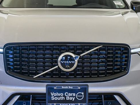 Certified 2023 Volvo XC60 B5 Ultimate w/ Climate Package FWD image 9