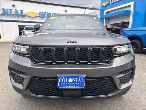 Used 2023 Jeep Grand Cherokee Altitude image 16