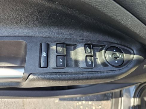Used 2018 Ford Escape SE FWD image 5