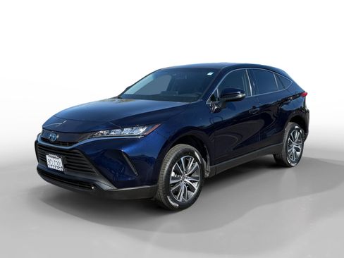 Used 2022 Toyota Venza LE AWD/4WD image 1