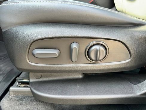 Used 2023 Buick Enclave Essence w/ Experience Buick Package FWD image 17